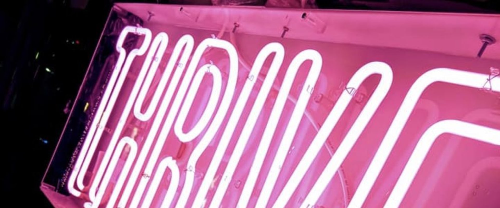How to Build Credibility and Trust as a Lighted Sign Contractor in Orange County