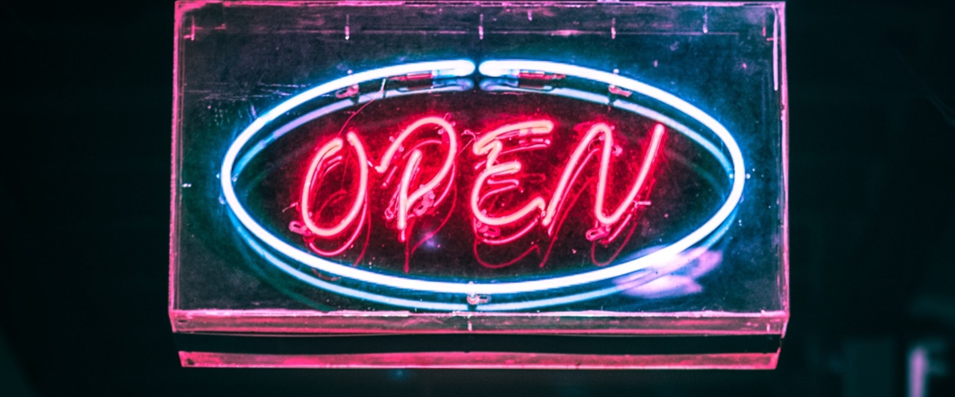 How Lighted Signs Can Enhance Branding