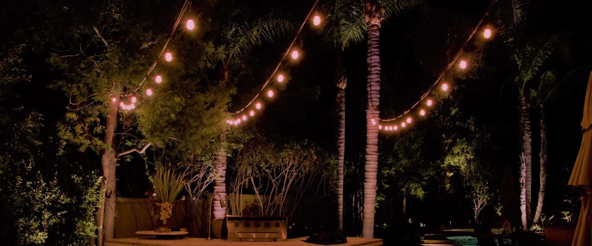 Enhancing the Dining Experience: A Guide to Lighted Sign Contractors in Orange County