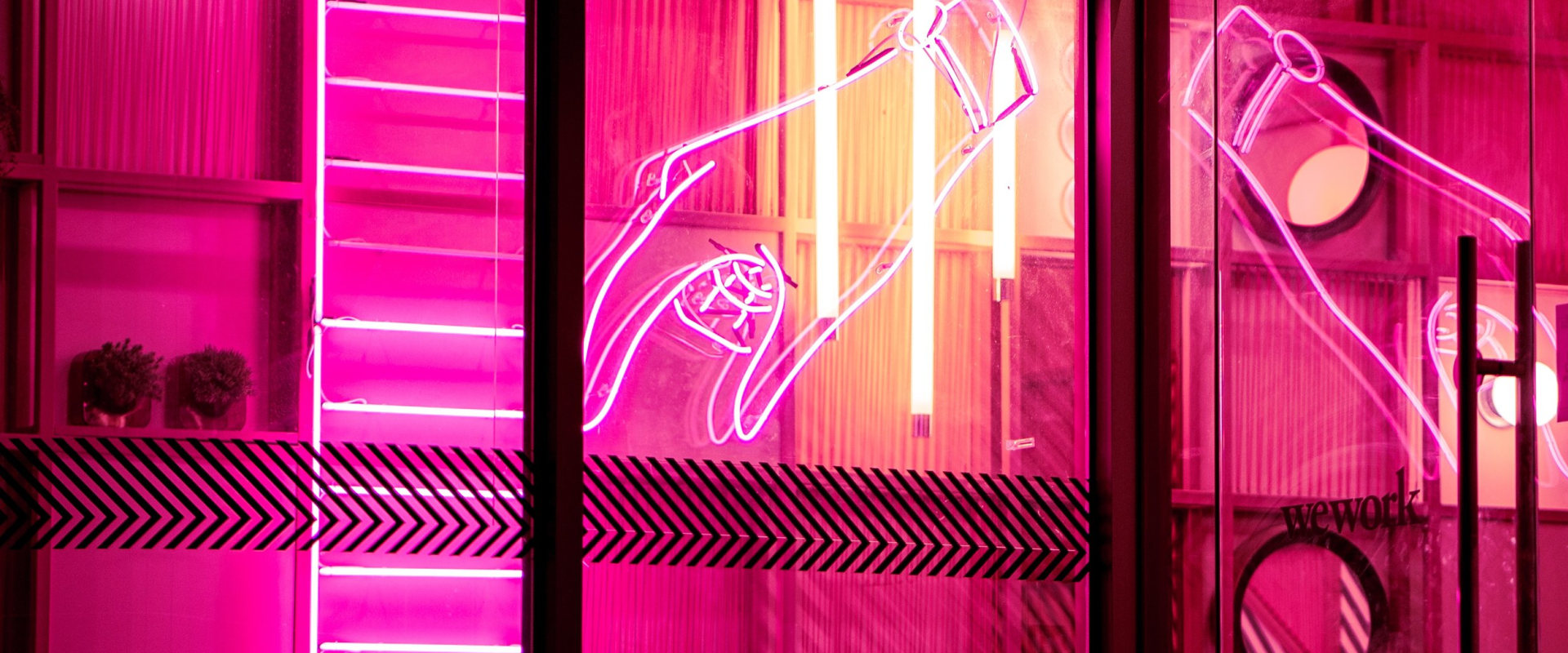 The Unique Aesthetic Appeal of Neon Lighting